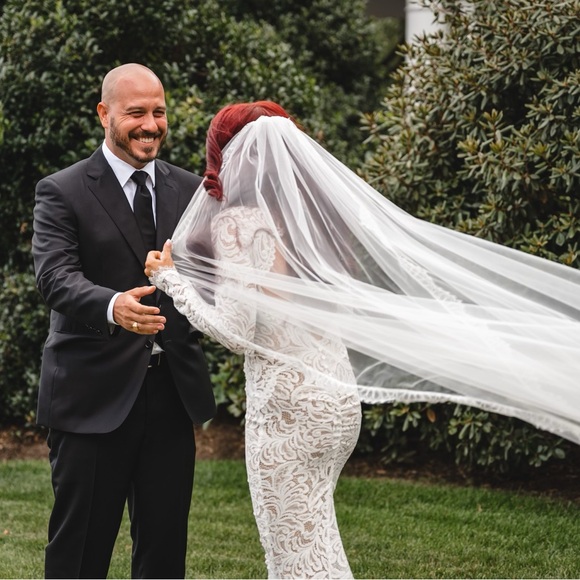 Grace Loves Lace White Veil - Picture 5 of 5
